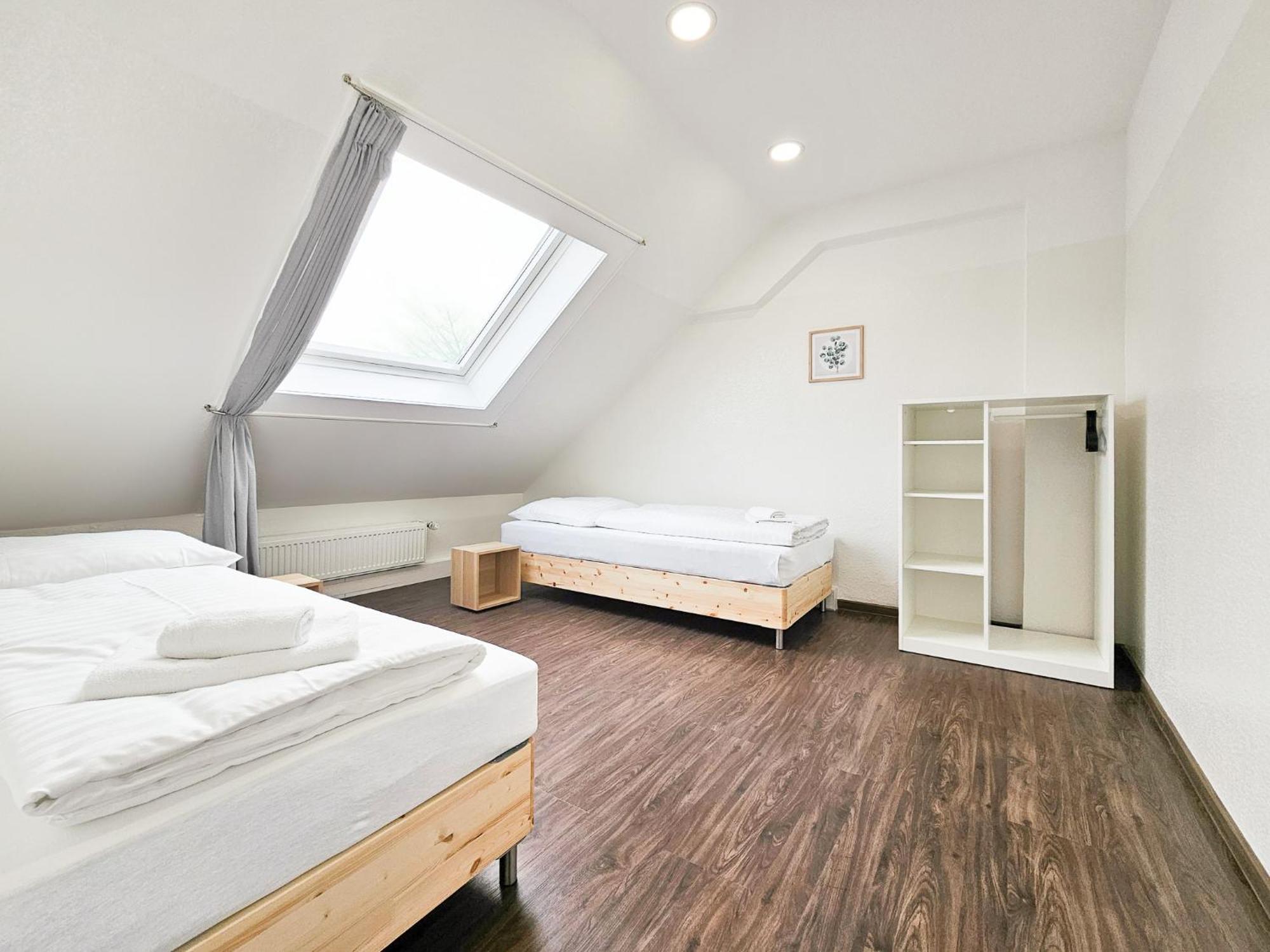 Raj Living - City Center Apartments With 5 Rooms - 10 Min Messe Dus دوسلدورف المظهر الخارجي الصورة