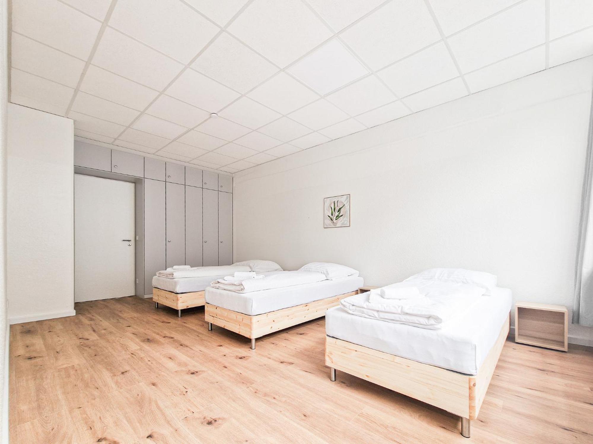 Raj Living - City Center Apartments With 5 Rooms - 10 Min Messe Dus دوسلدورف المظهر الخارجي الصورة