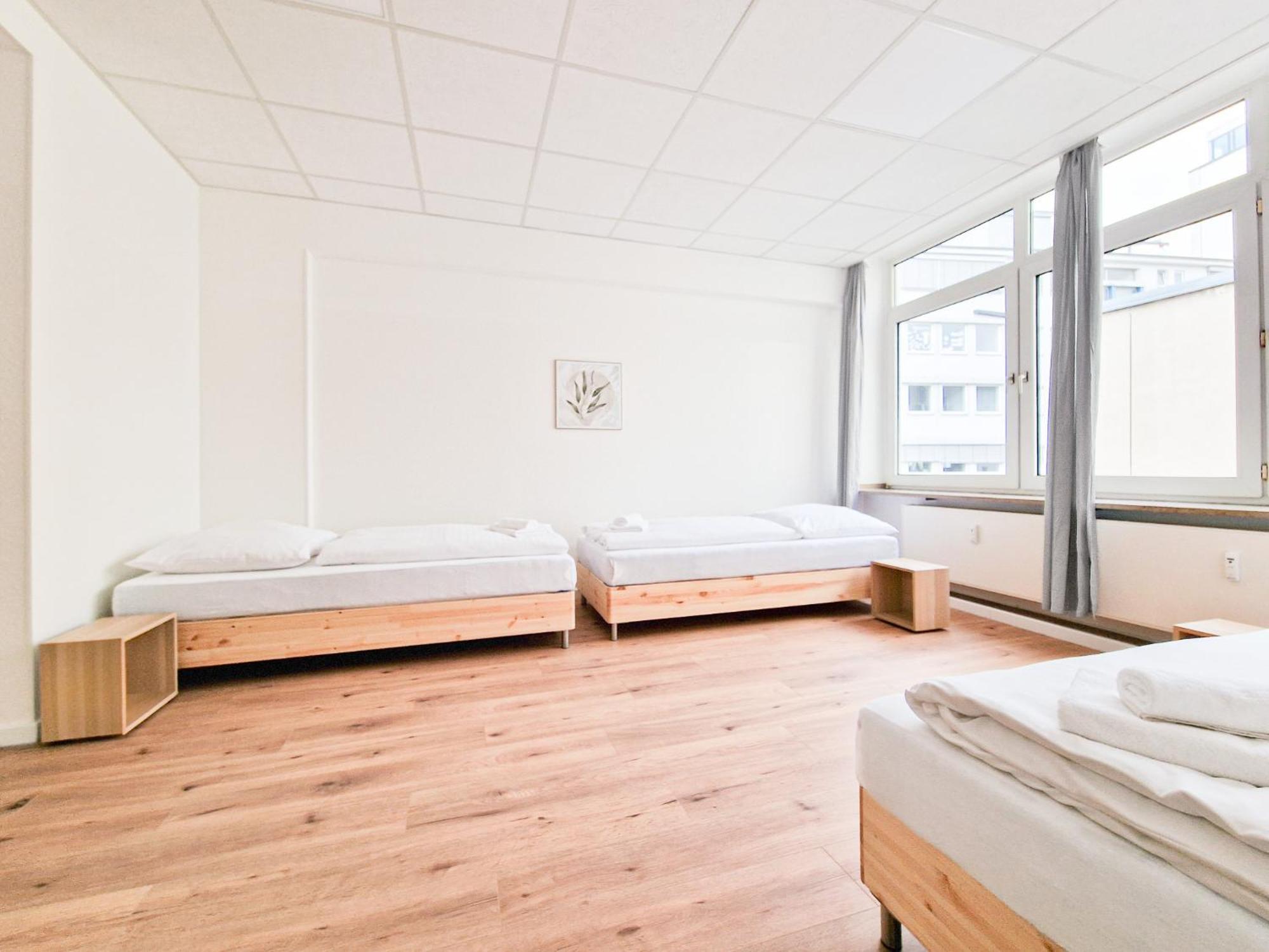 Raj Living - City Center Apartments With 5 Rooms - 10 Min Messe Dus دوسلدورف المظهر الخارجي الصورة